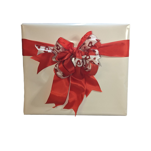 Mickey and Mini Mouse Valentine Sign - Gift Wrapped! - Picture 4 of 4